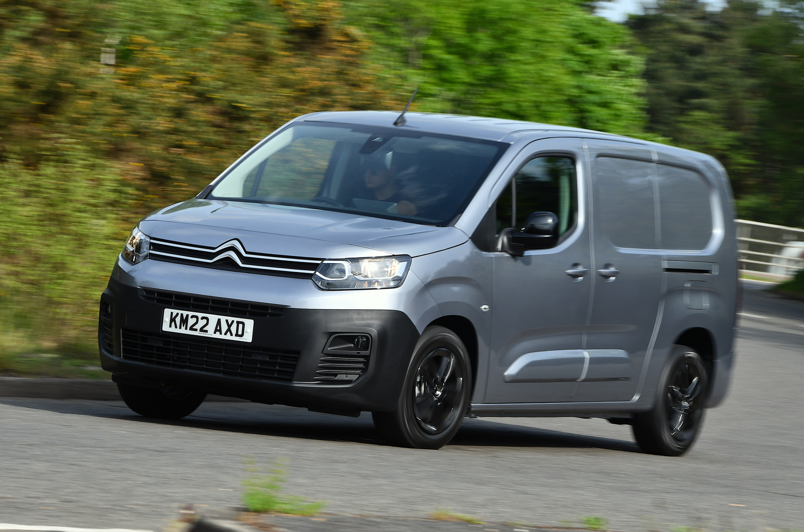 LT Citroen Berlingo Van front