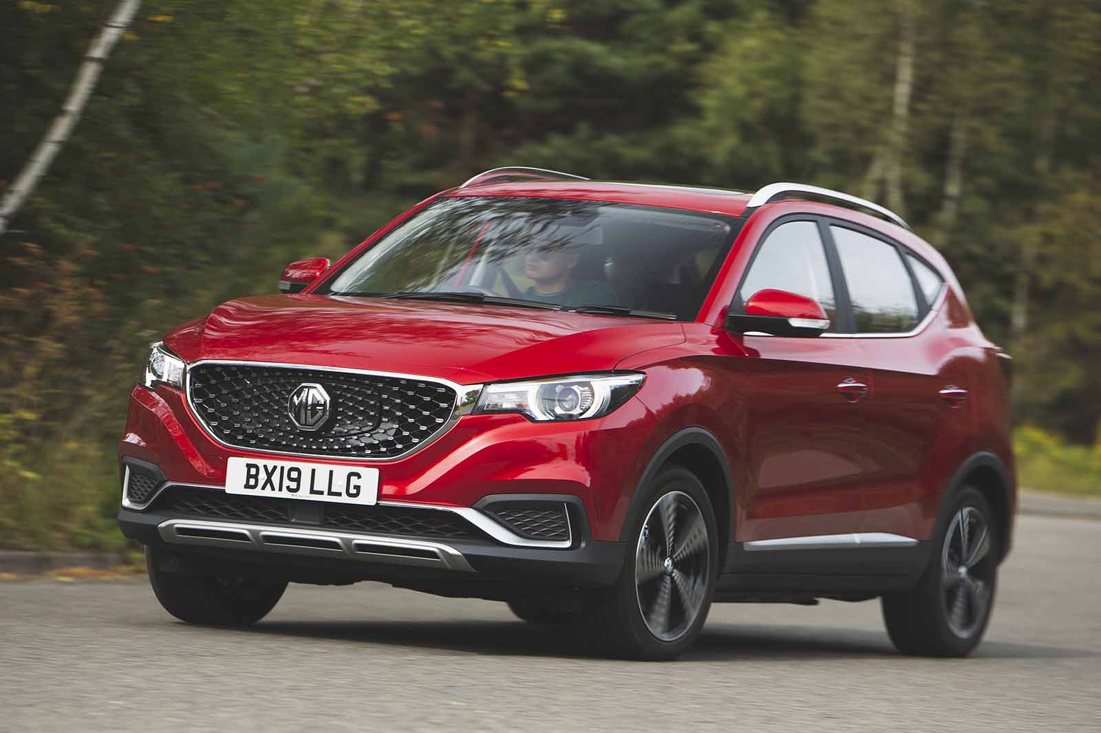 MG ZS Electric 2019 front left cornering