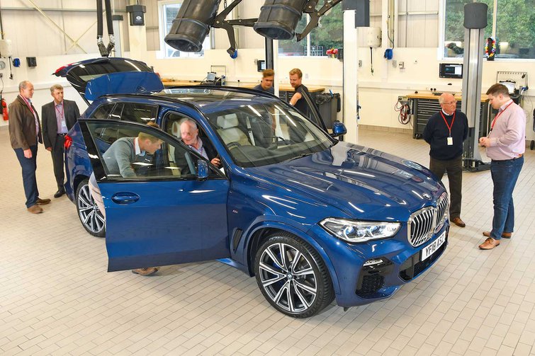 BMW X5 - reader test team