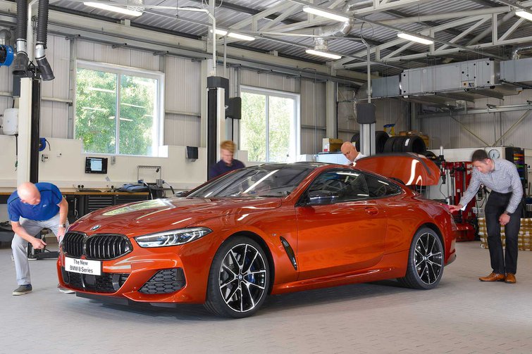 BMW 8 Series - reader test team