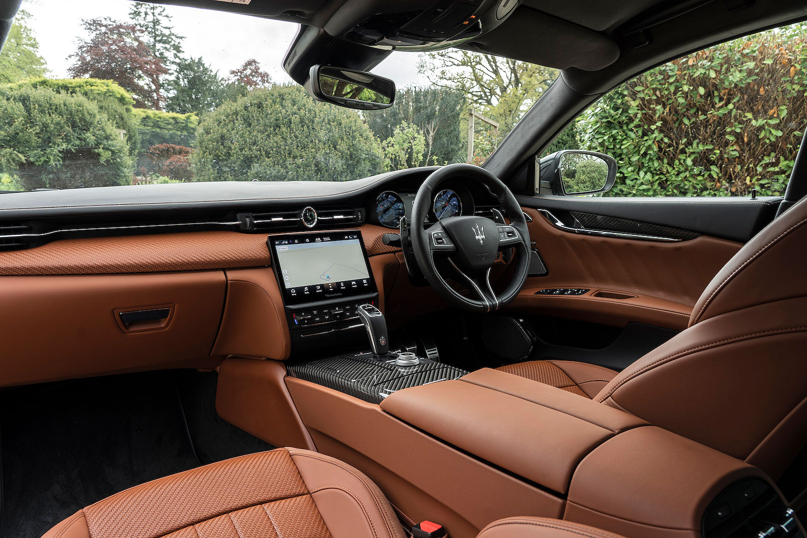 Maserati Quattroporte interior dashboard