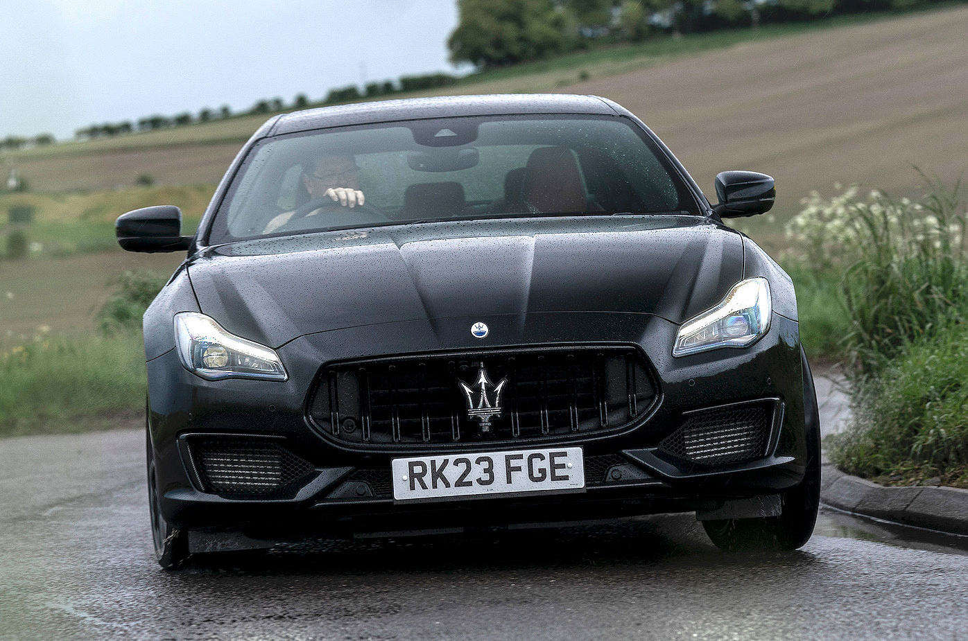 Maserati Quattroporte front cornering