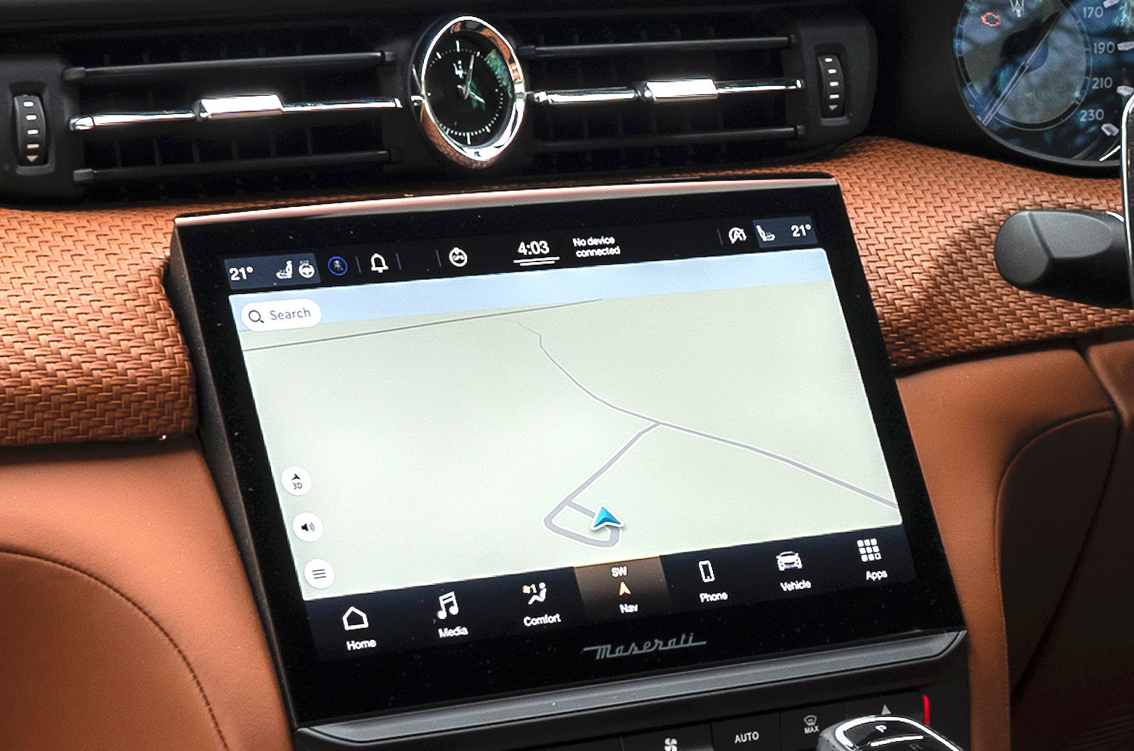 Maserati Quattroporte interior infotainment