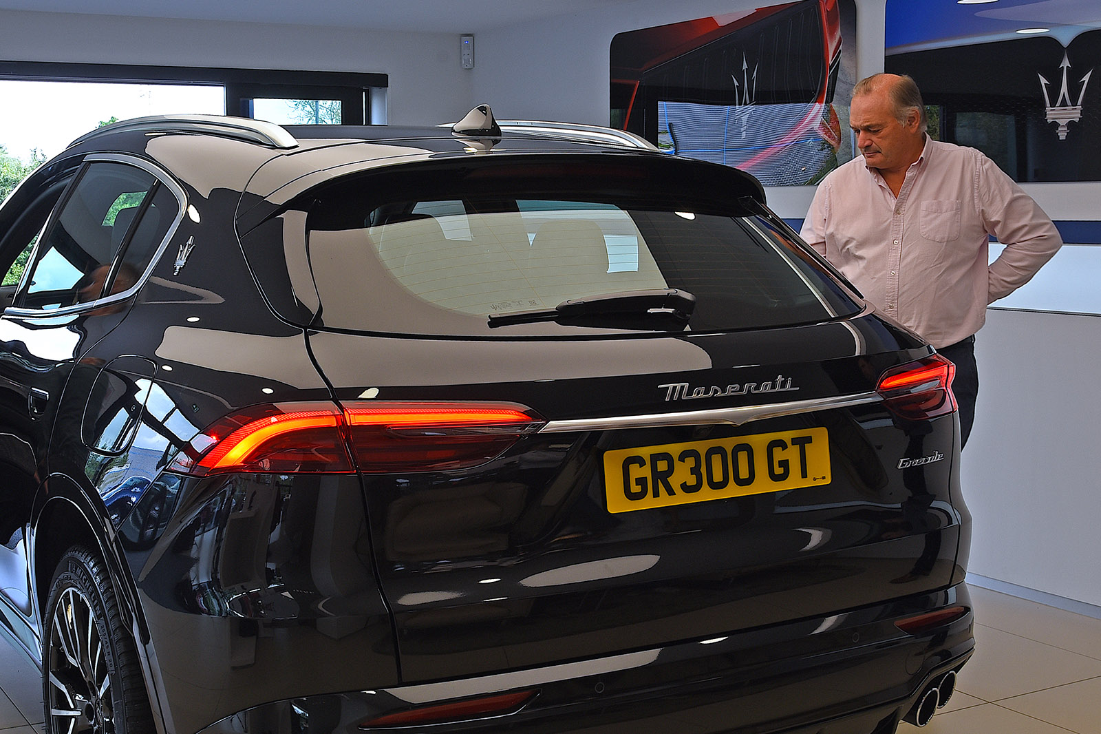Maserati Grecale 2022 Philip at tailgate