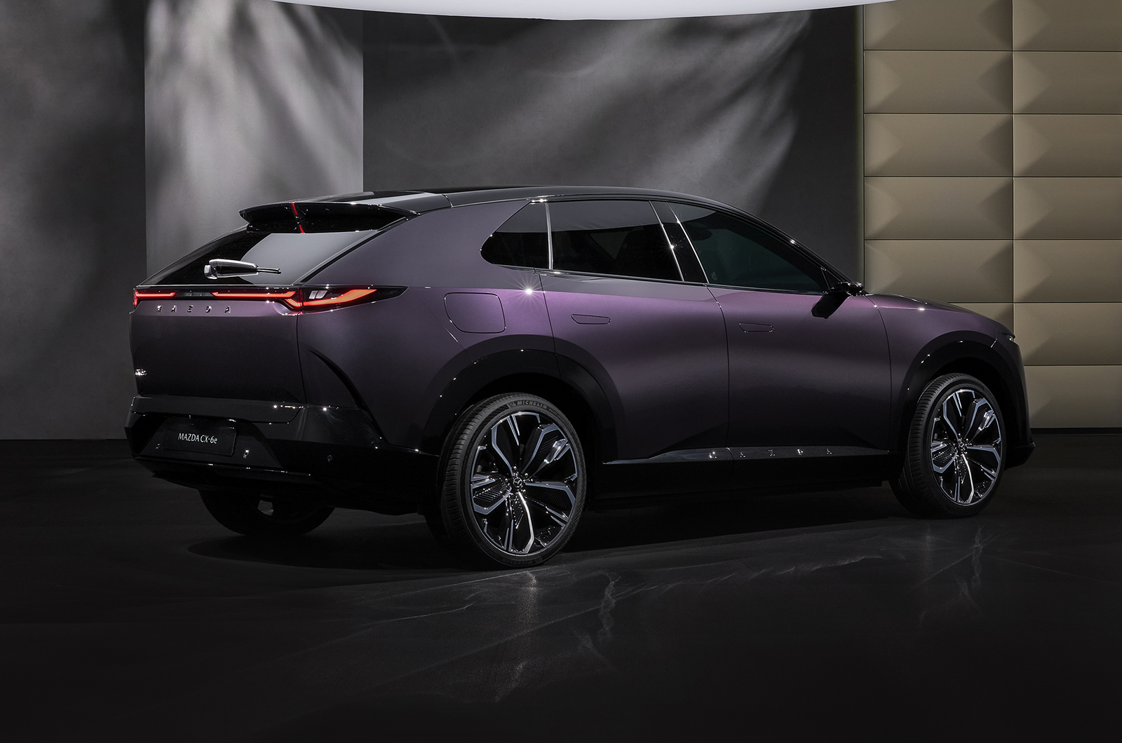 Mazda CX-6e rear static
