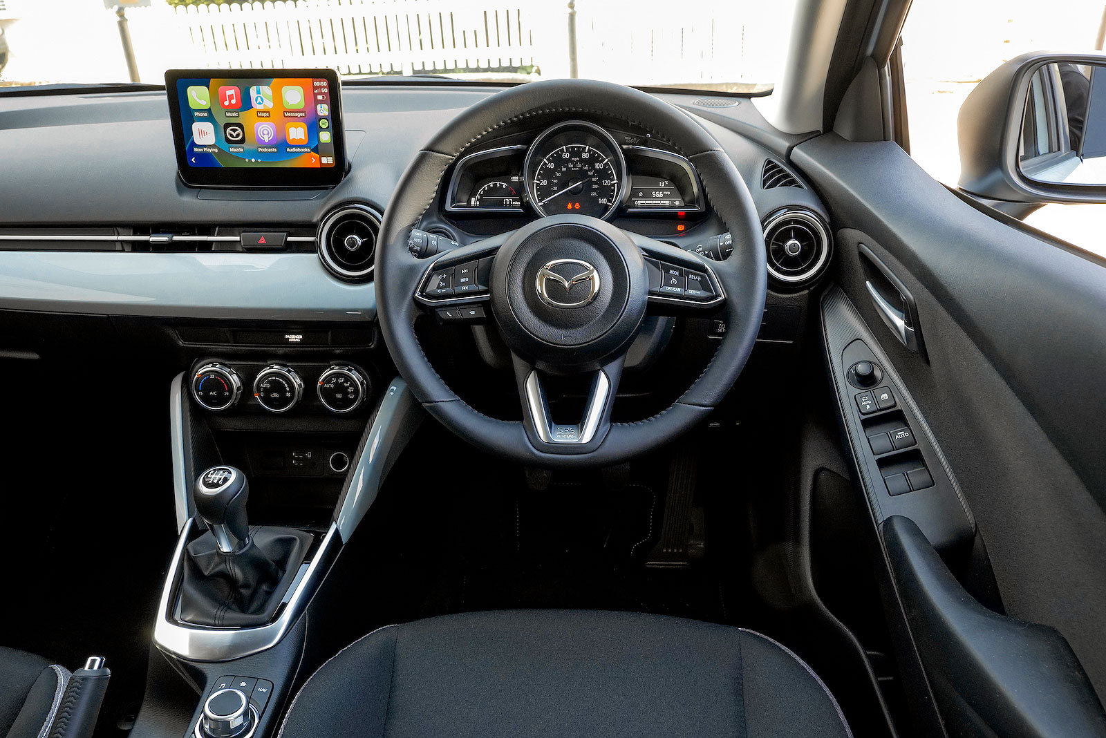 Mazda 2 dashboard
