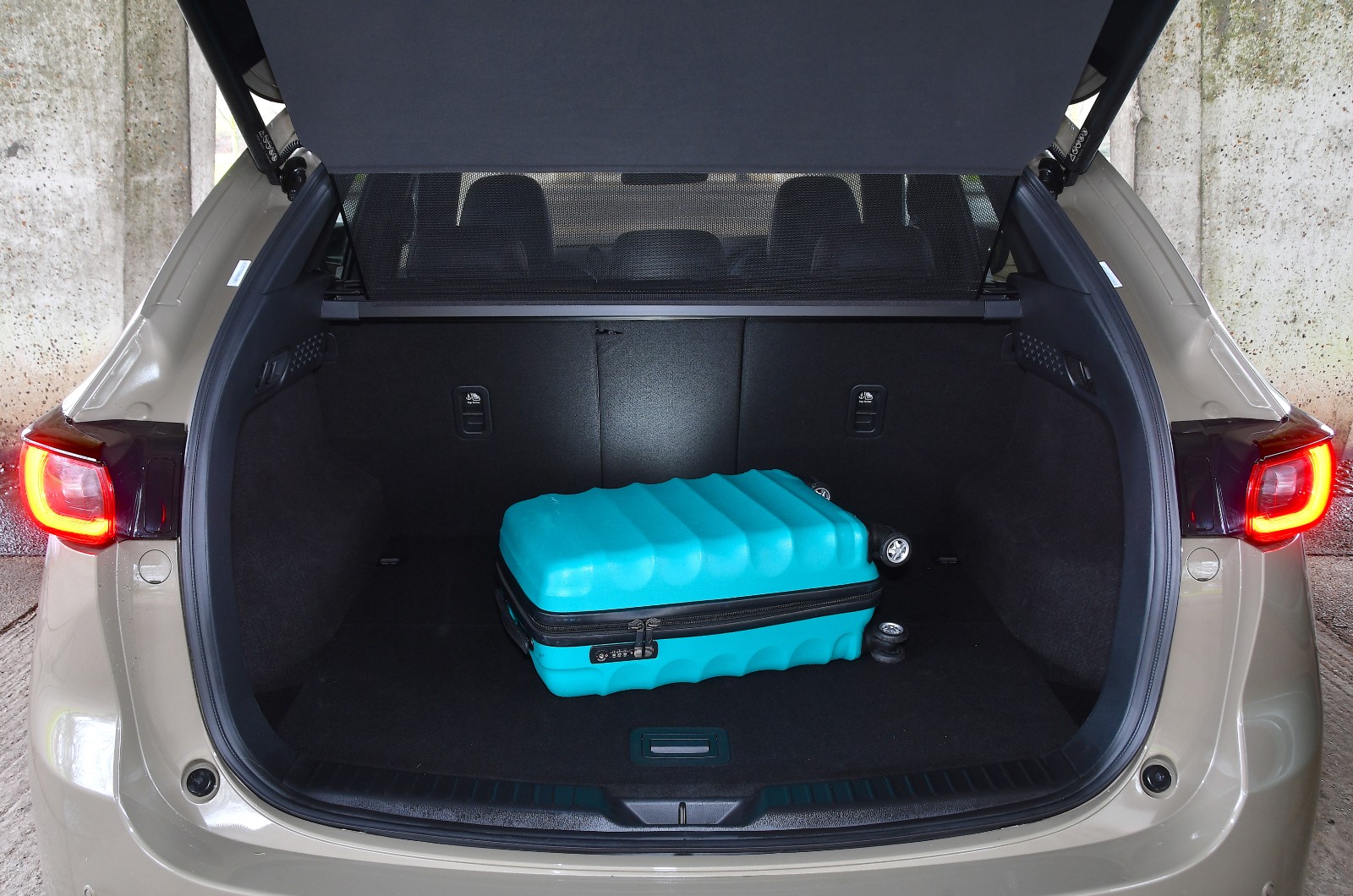 Used Mazda CX-5 2017-present boot space
