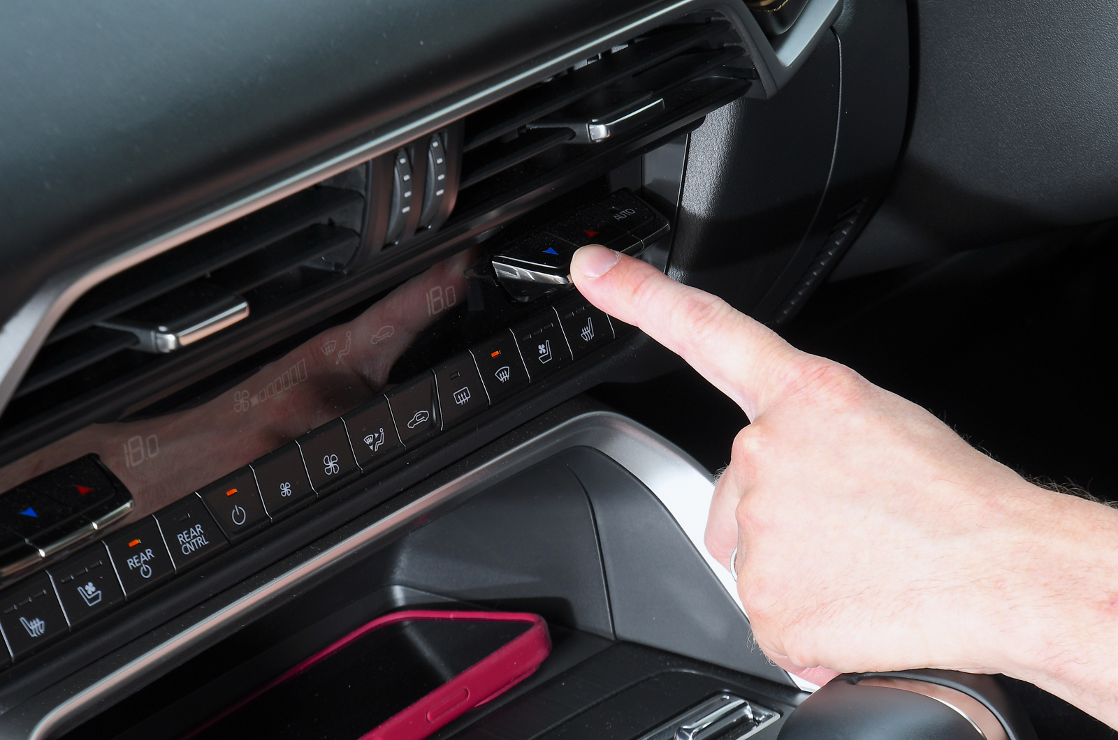 Mazda CX-80 LT climate control switch
