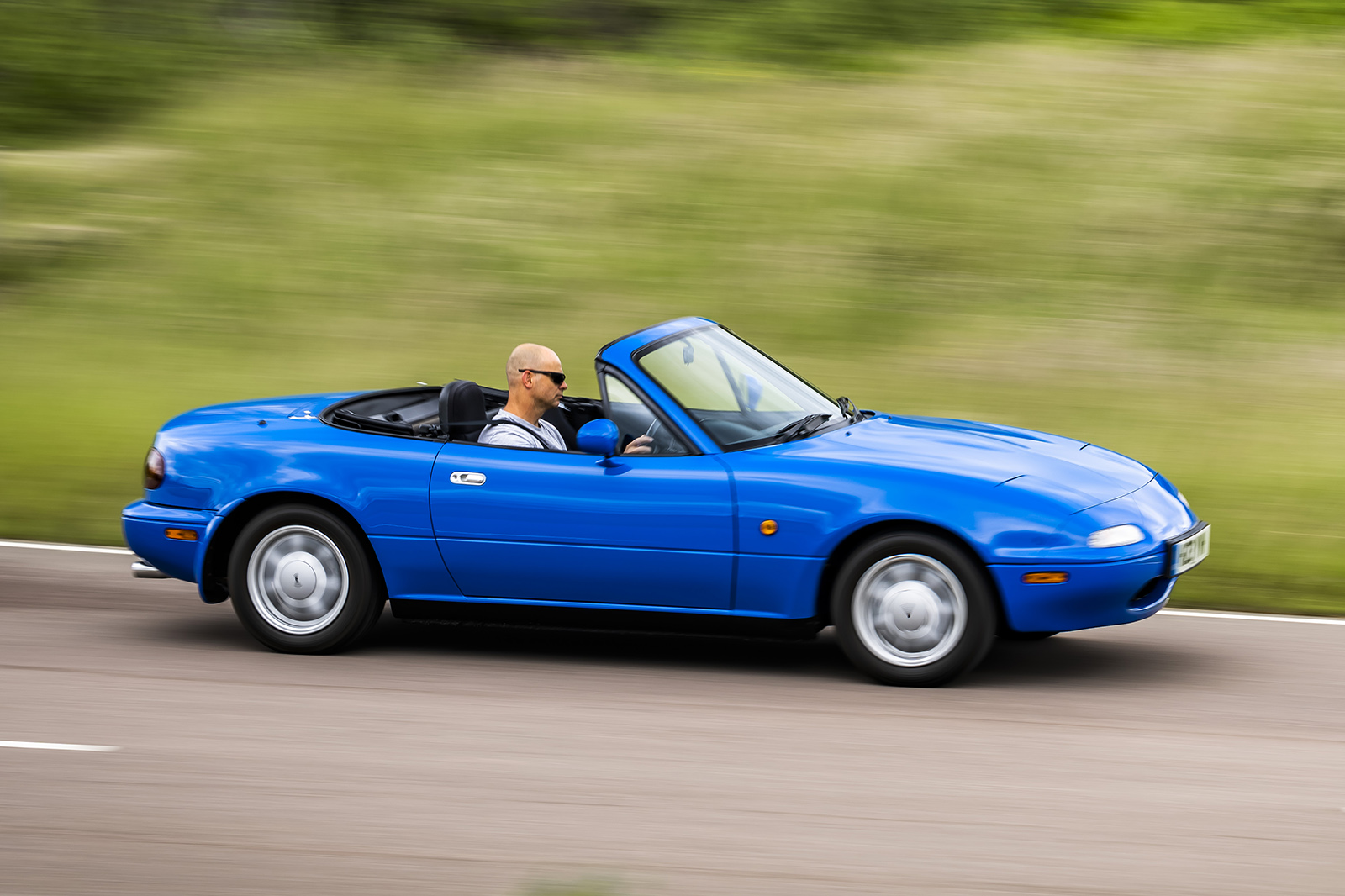 Mazda MX-5 side