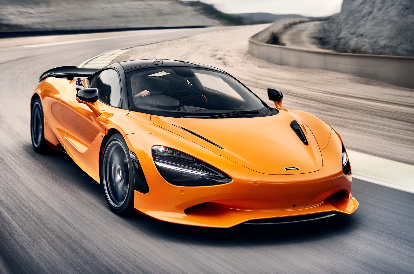 McLaren 750S front cornering