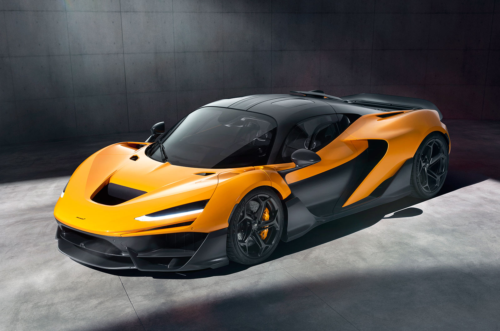 McLaren W1 front static