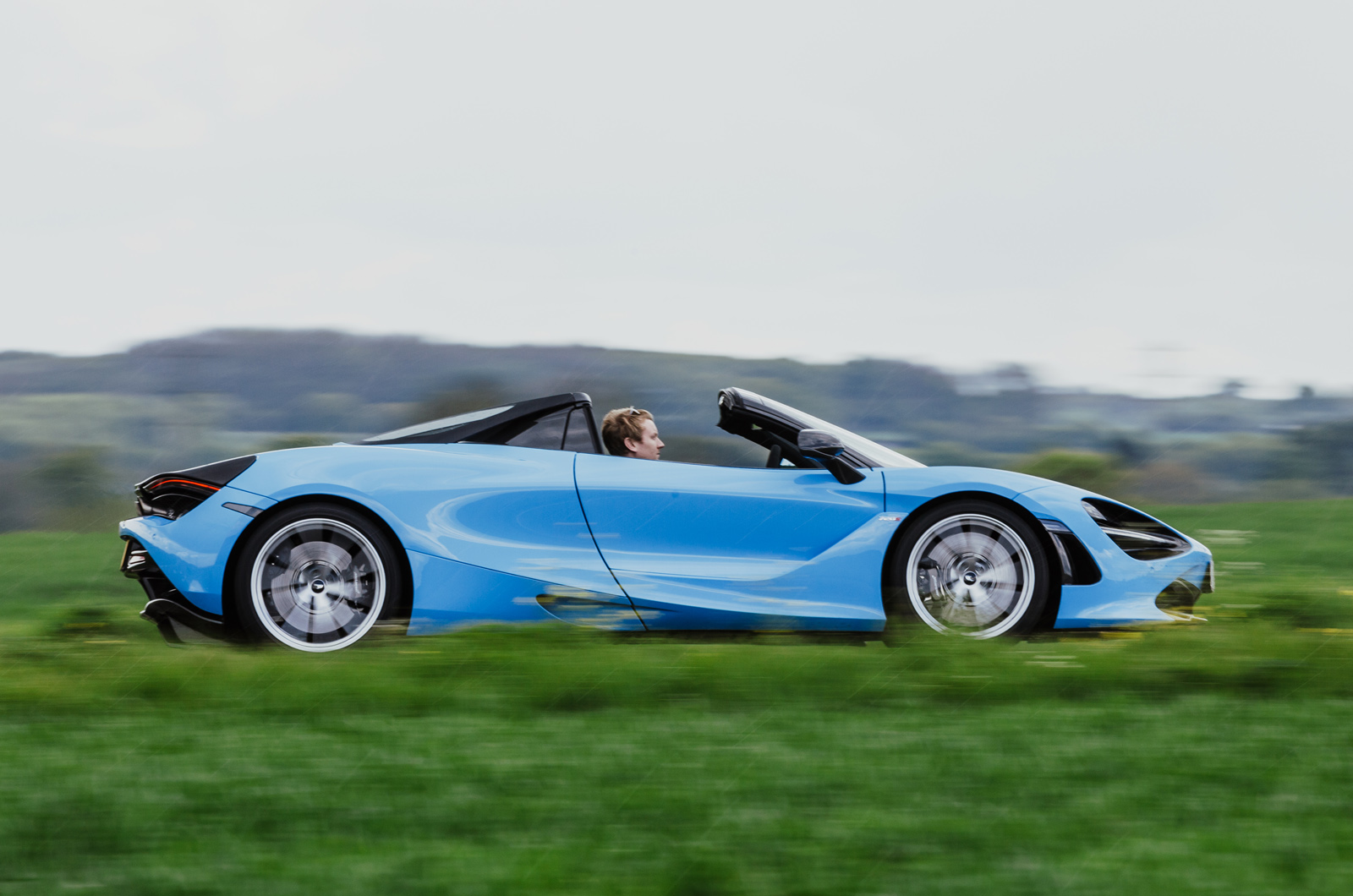 McLaren 720S Spider side