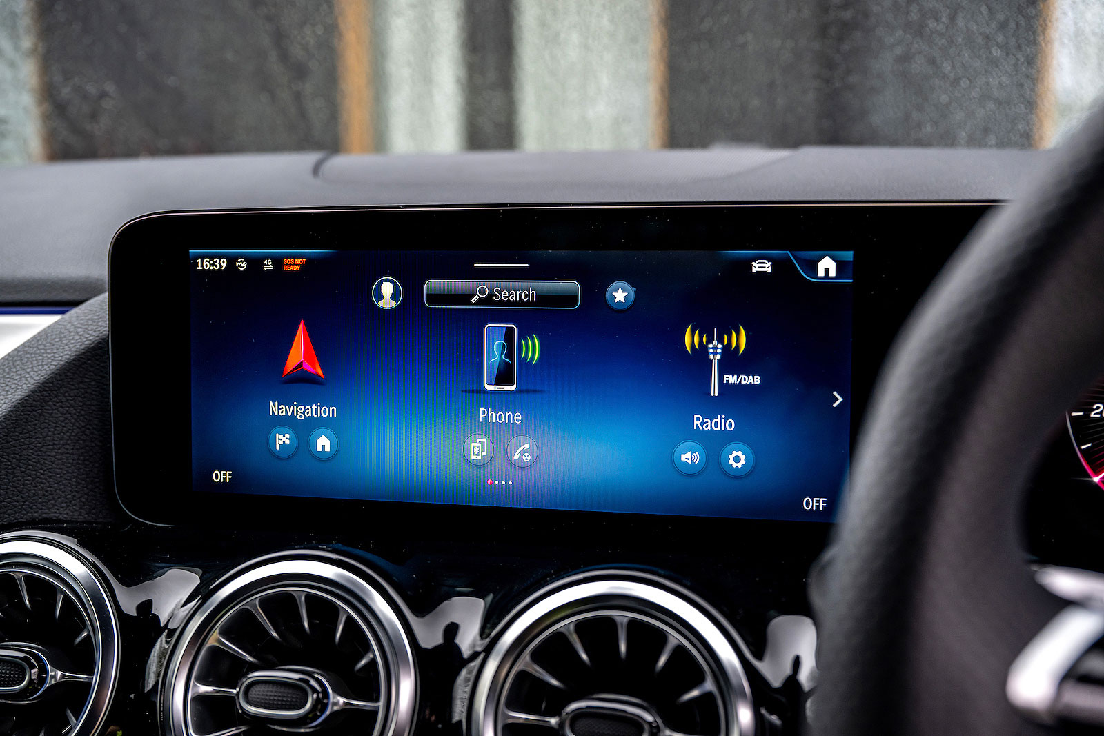 Mercedes B-Class interior infotainment