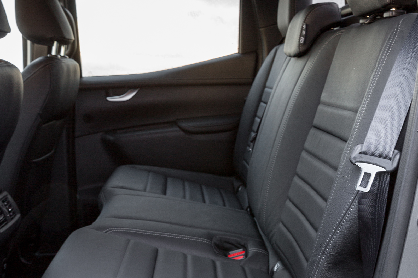 Mercedes-Benz X-Class 2019 rear seats