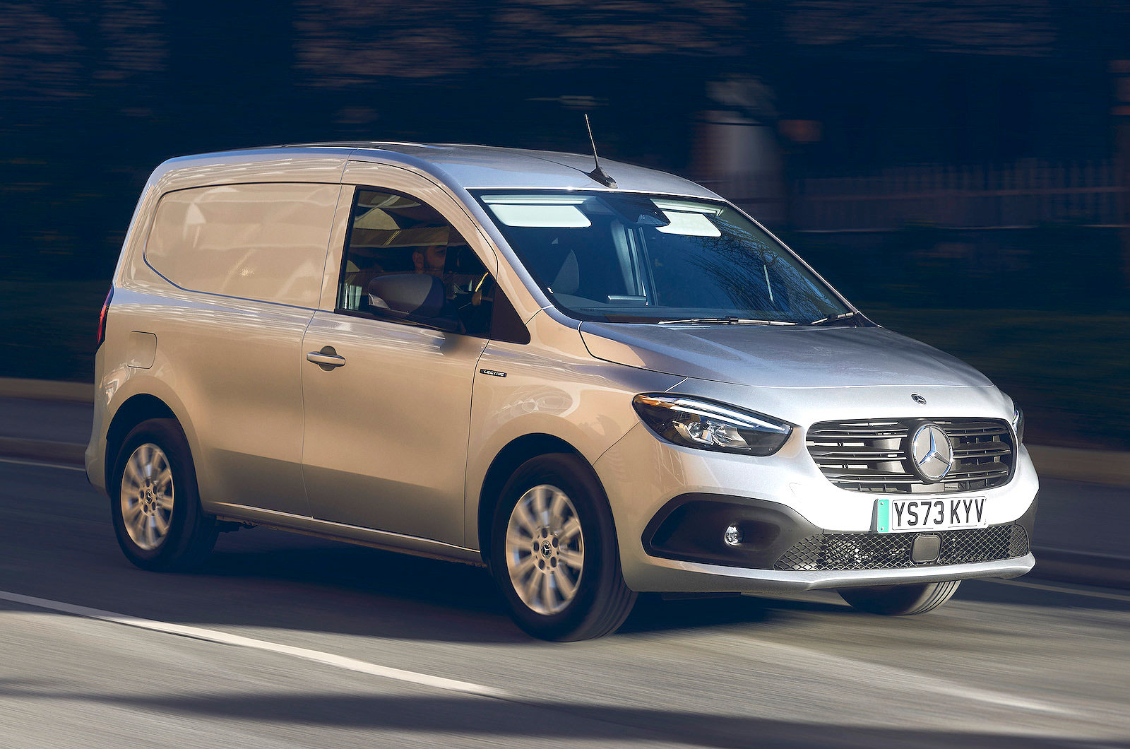 Mercedes eCitan front right driving