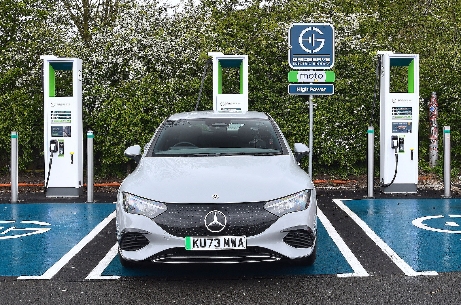 Mercedes EQE at Gridserve chargers