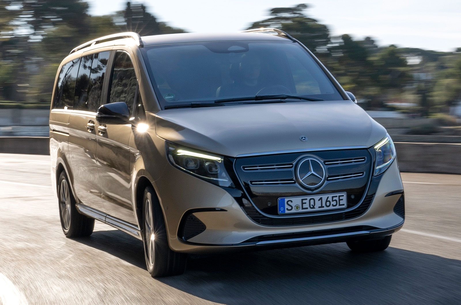 Mercedes EQV front cornering