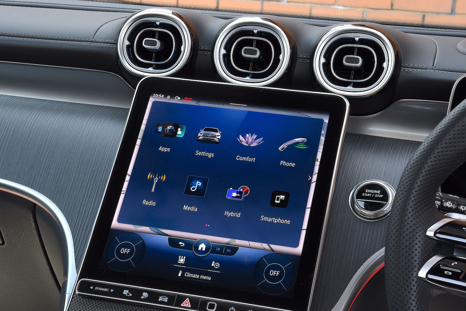 Mercedes GLC interior infotainment