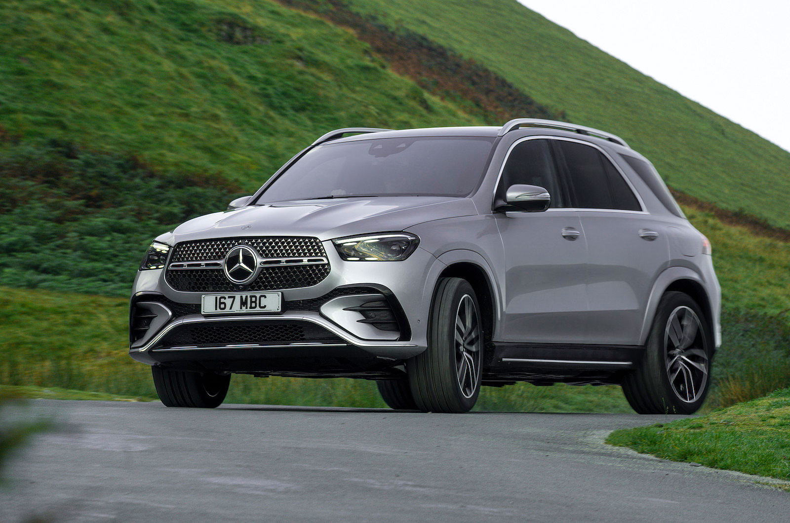 Mercedes GLE front cornering