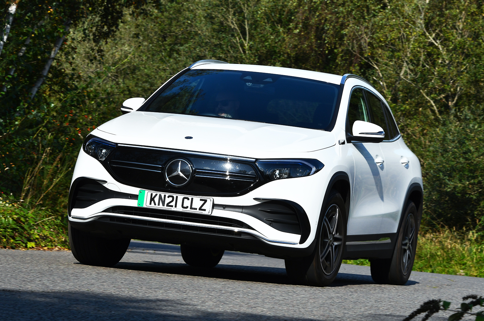 Used Mercedes EQA 2021-present front cornering