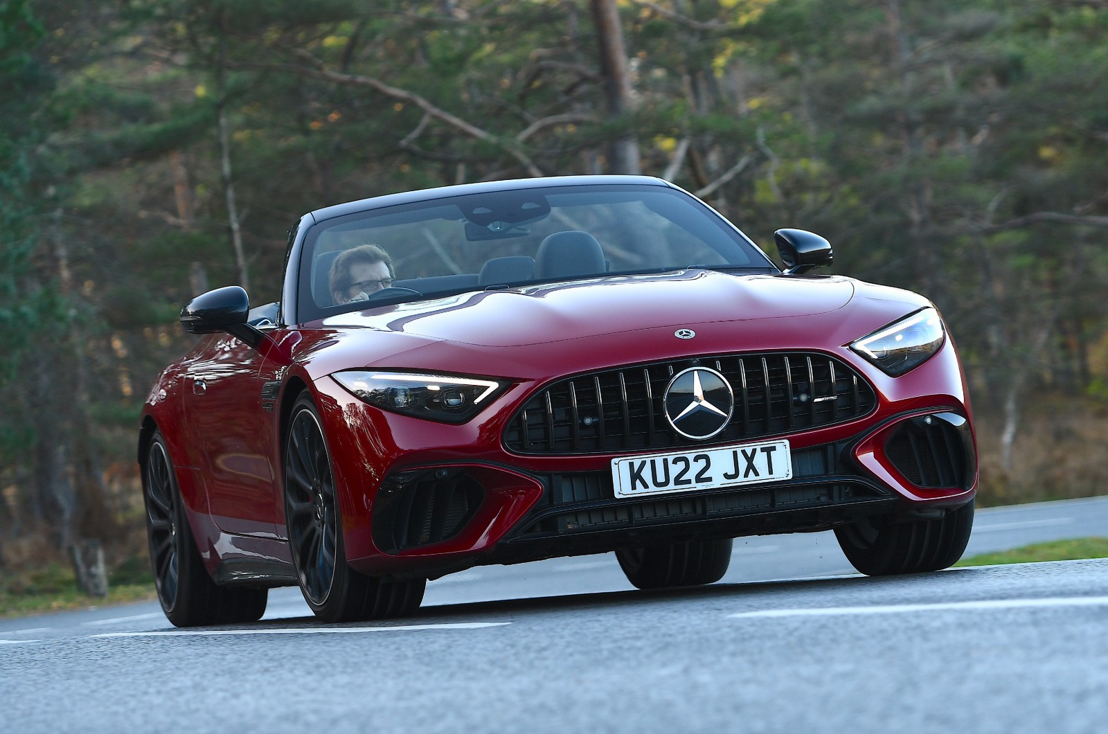 New Mercedes-AMG SL front cornering