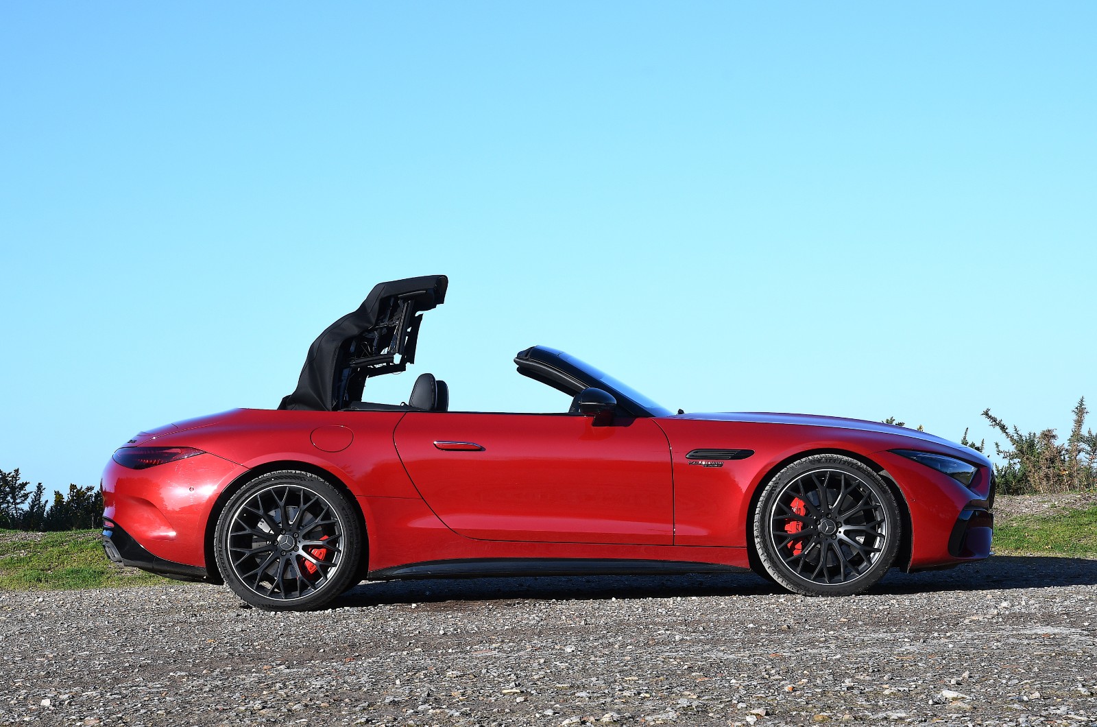 New Mercedes-AMG SL roof folding