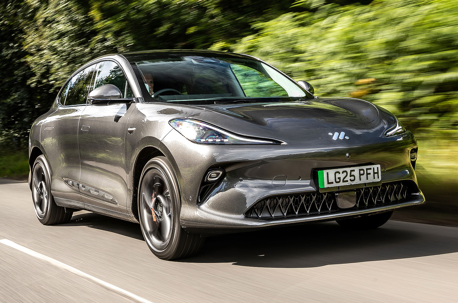 MG IM6 front right driving