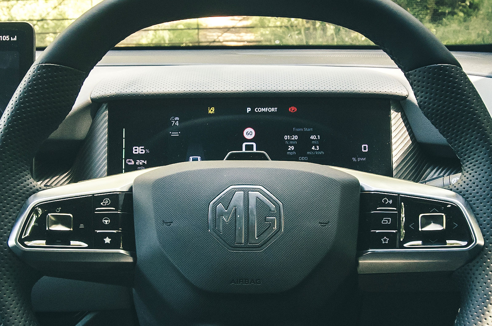 MG S5 EV driver display