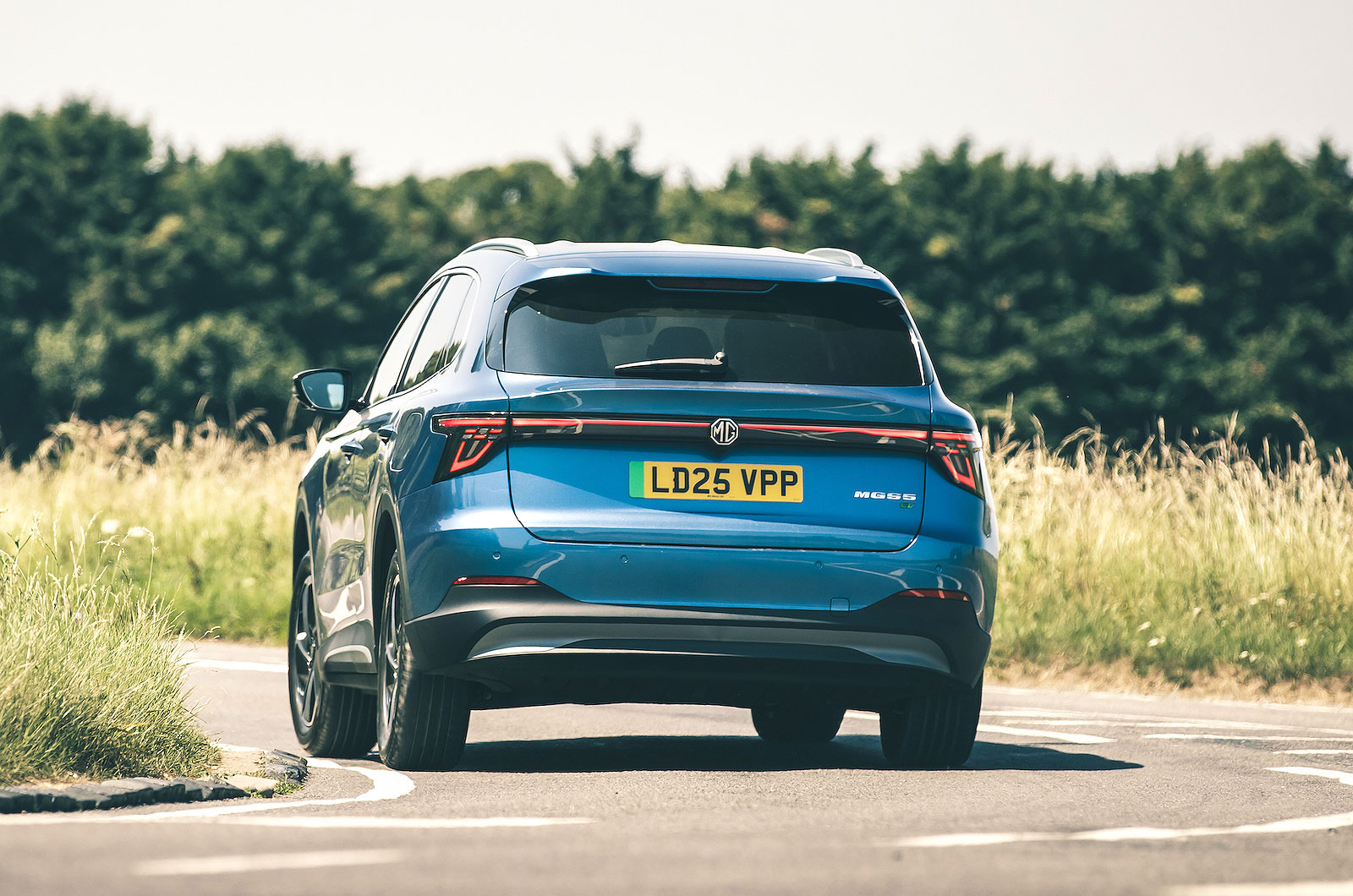 MG S5 EV rear cornering