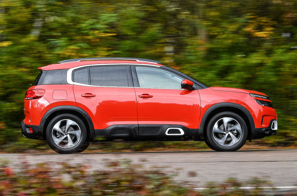 Citroen C5 Aircross driving