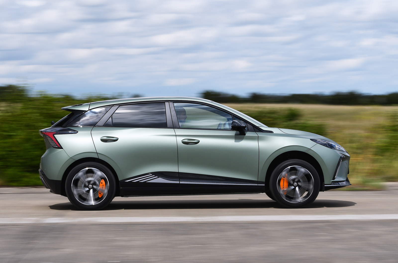 MG4 EV X-Power side