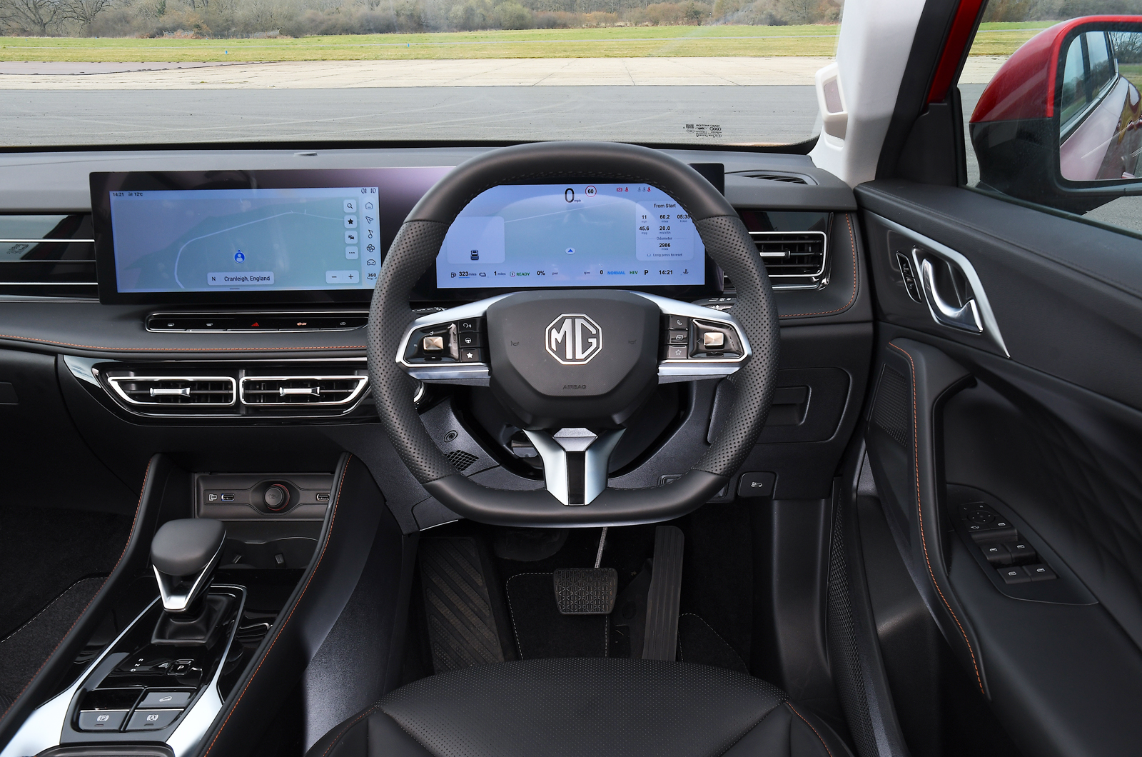 MG HS dashboard