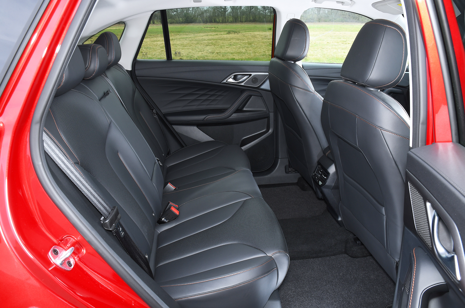MG HS rear seats