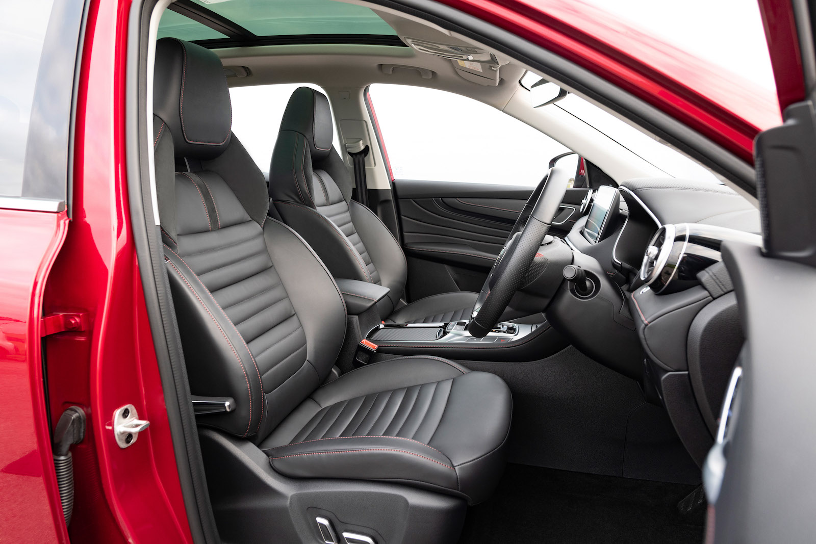 MG HS 2021 interior front seats