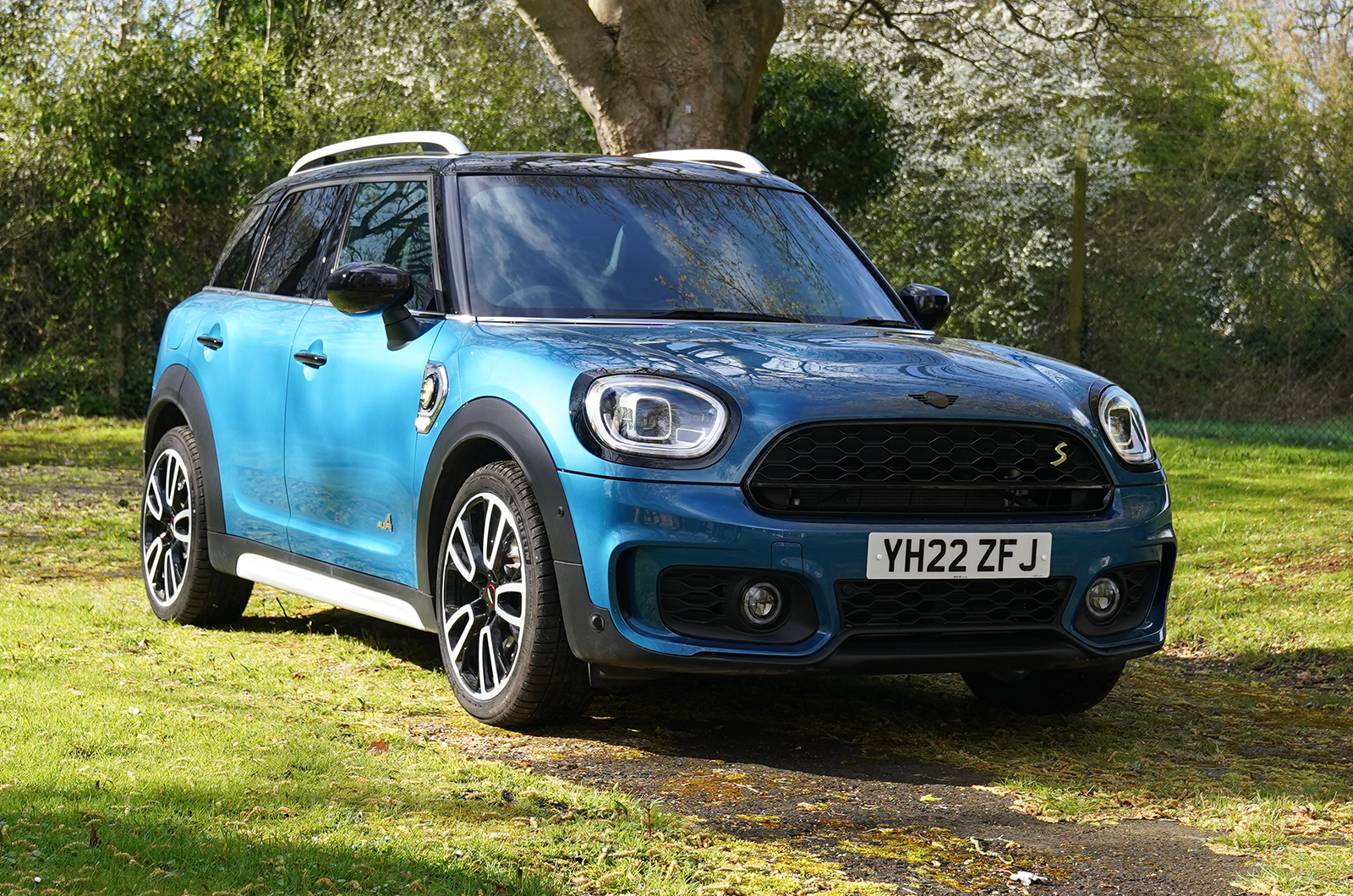 MINI Countryman front three quarters