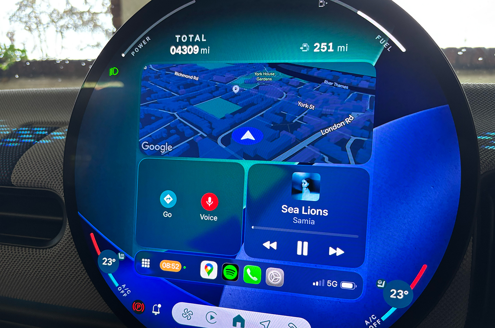 Mini Cooper long termer Apple CarPlay
