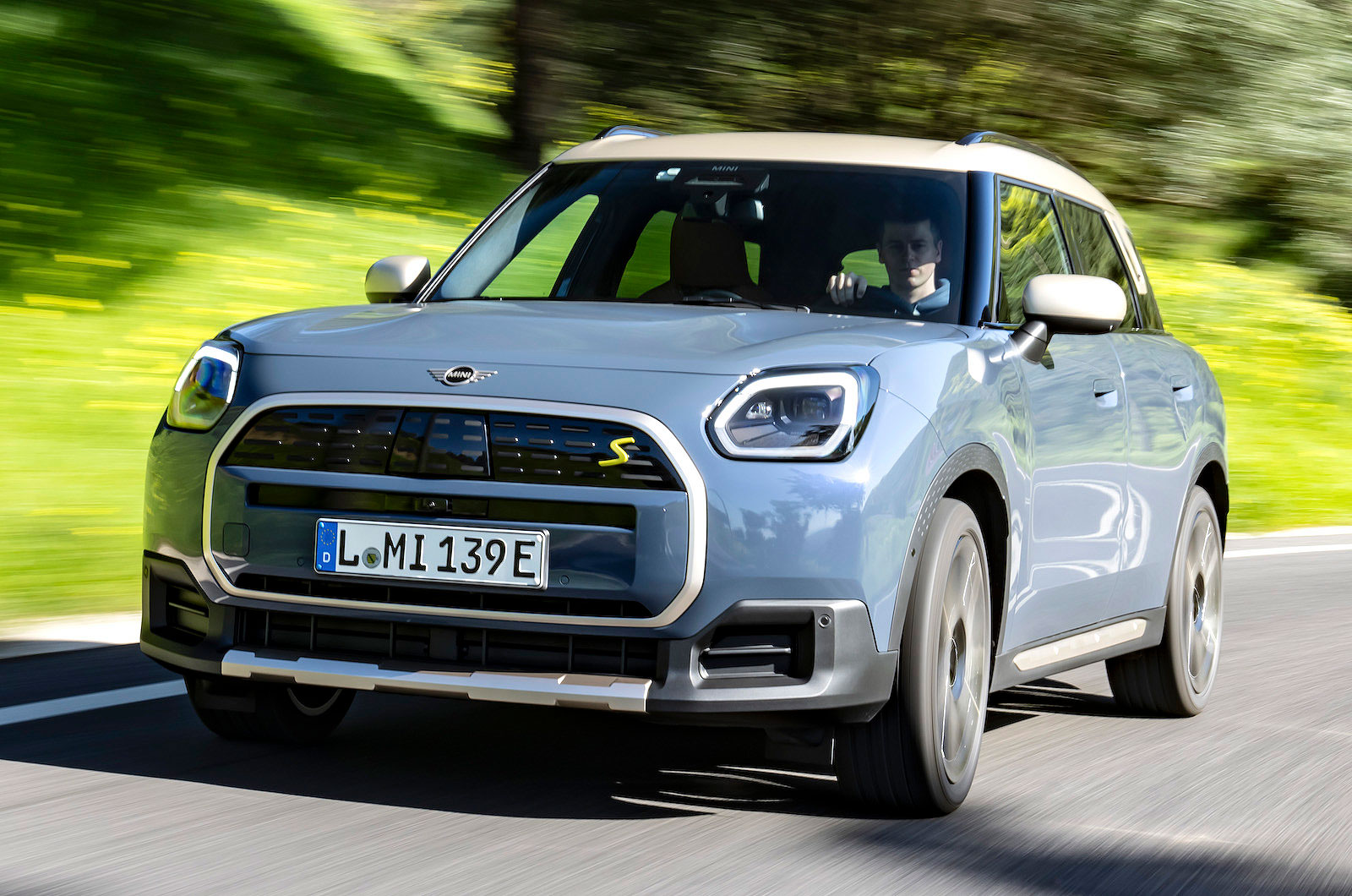 Mini Countryman Electric front cornering
