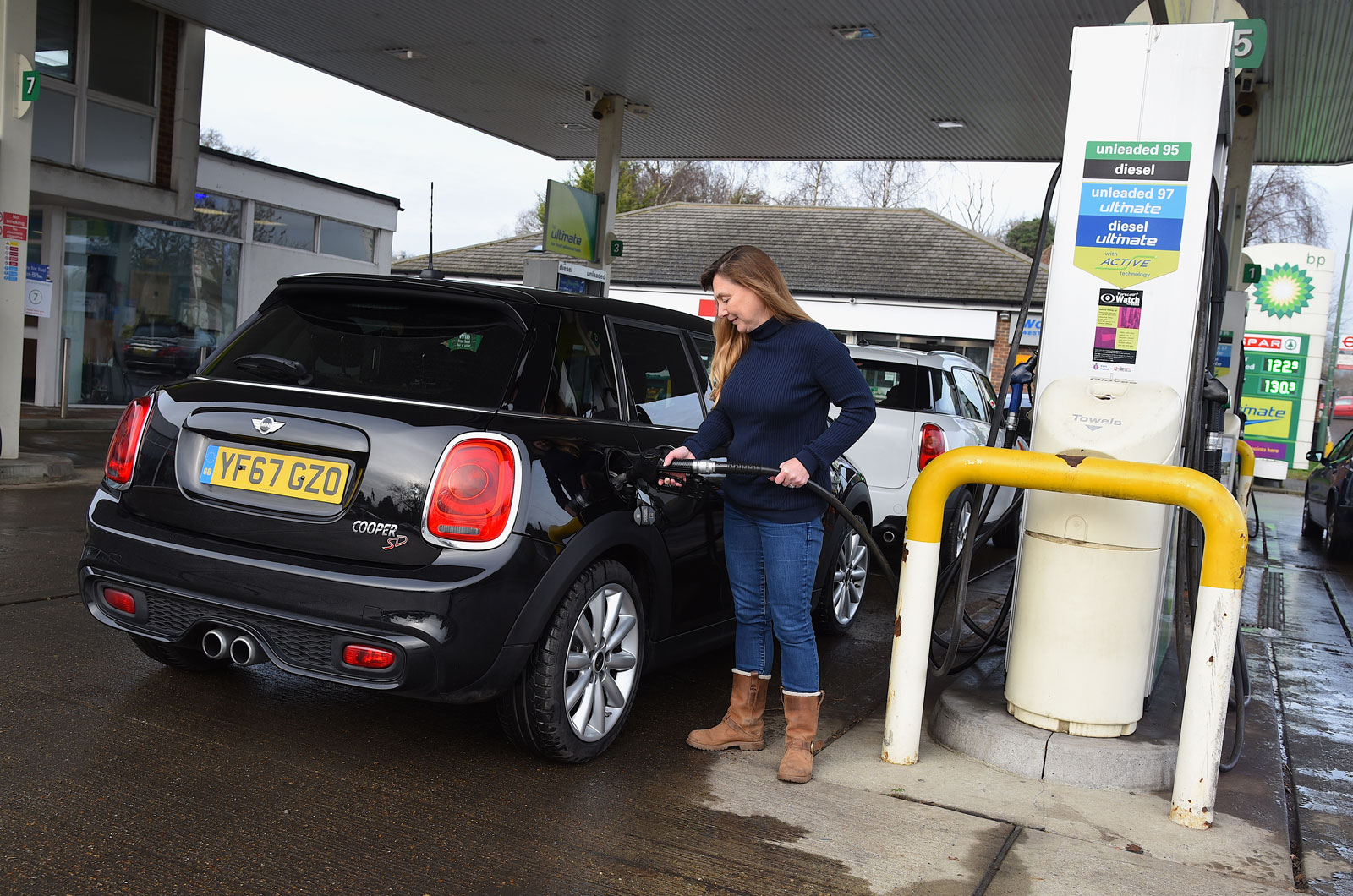 Mini petrol station