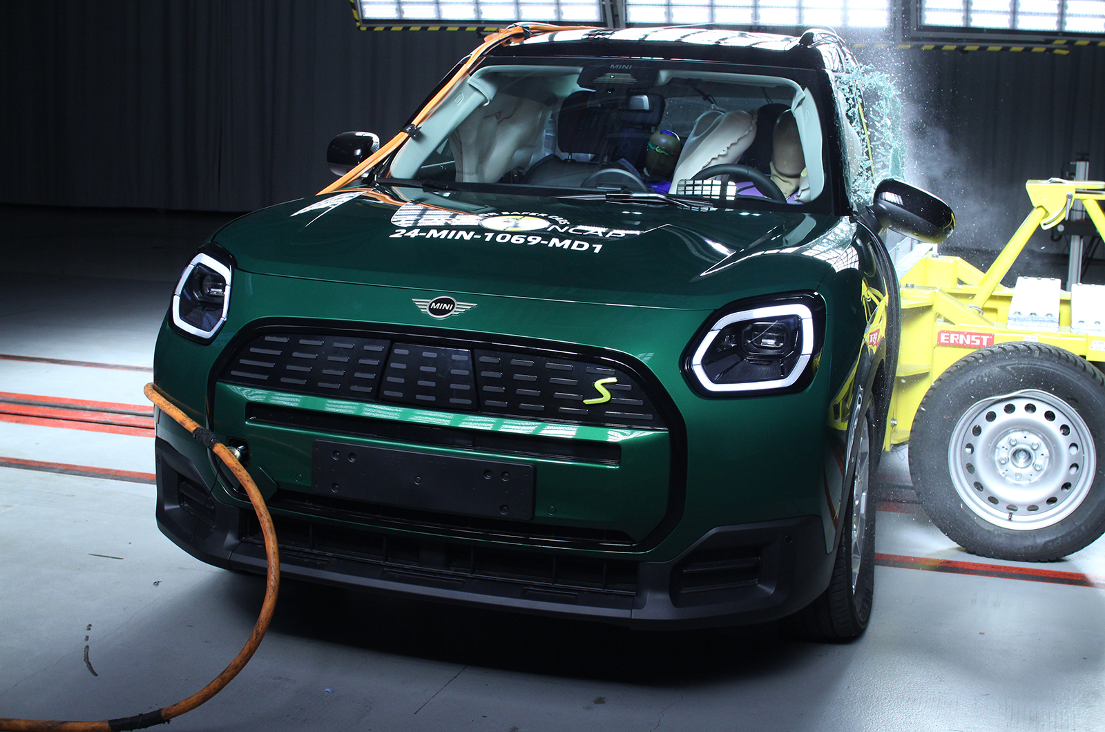 Mini Countryman crash test