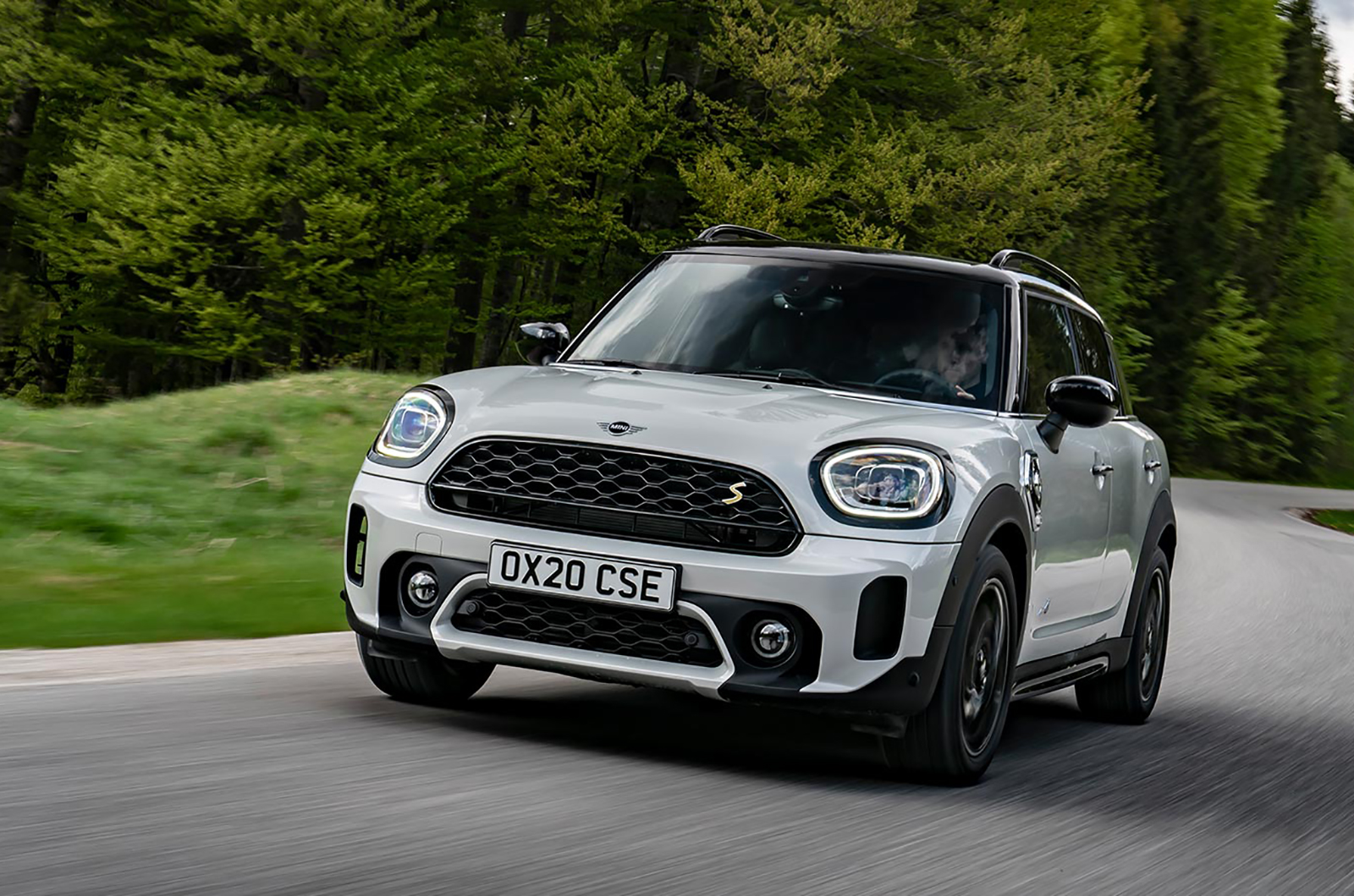 MINI Countryman front three quarters