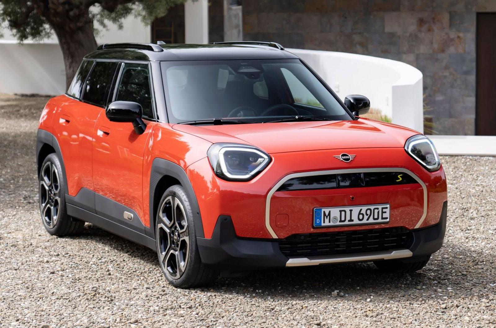 Mini Aceman static front