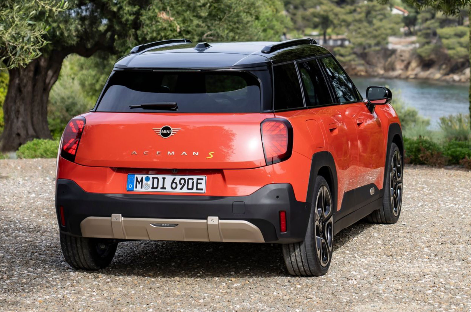 Mini Aceman static rear