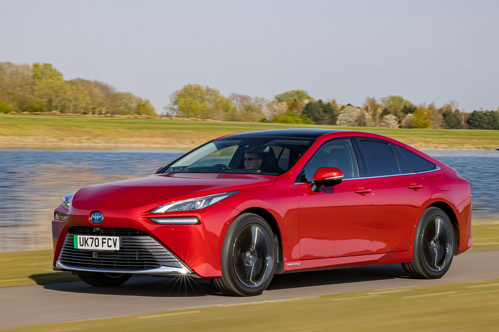 Toyota Mirai 2021 front left tracking