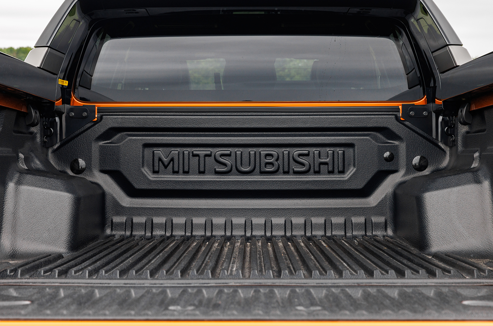 Mitsubishi L200 load bay