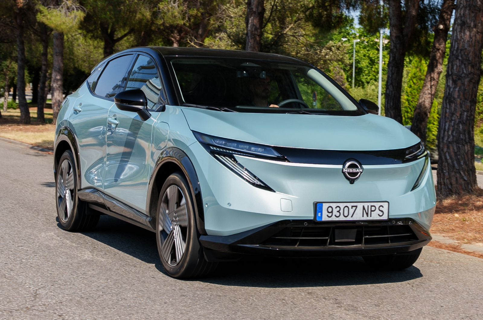 Nissan Ariya front right driving