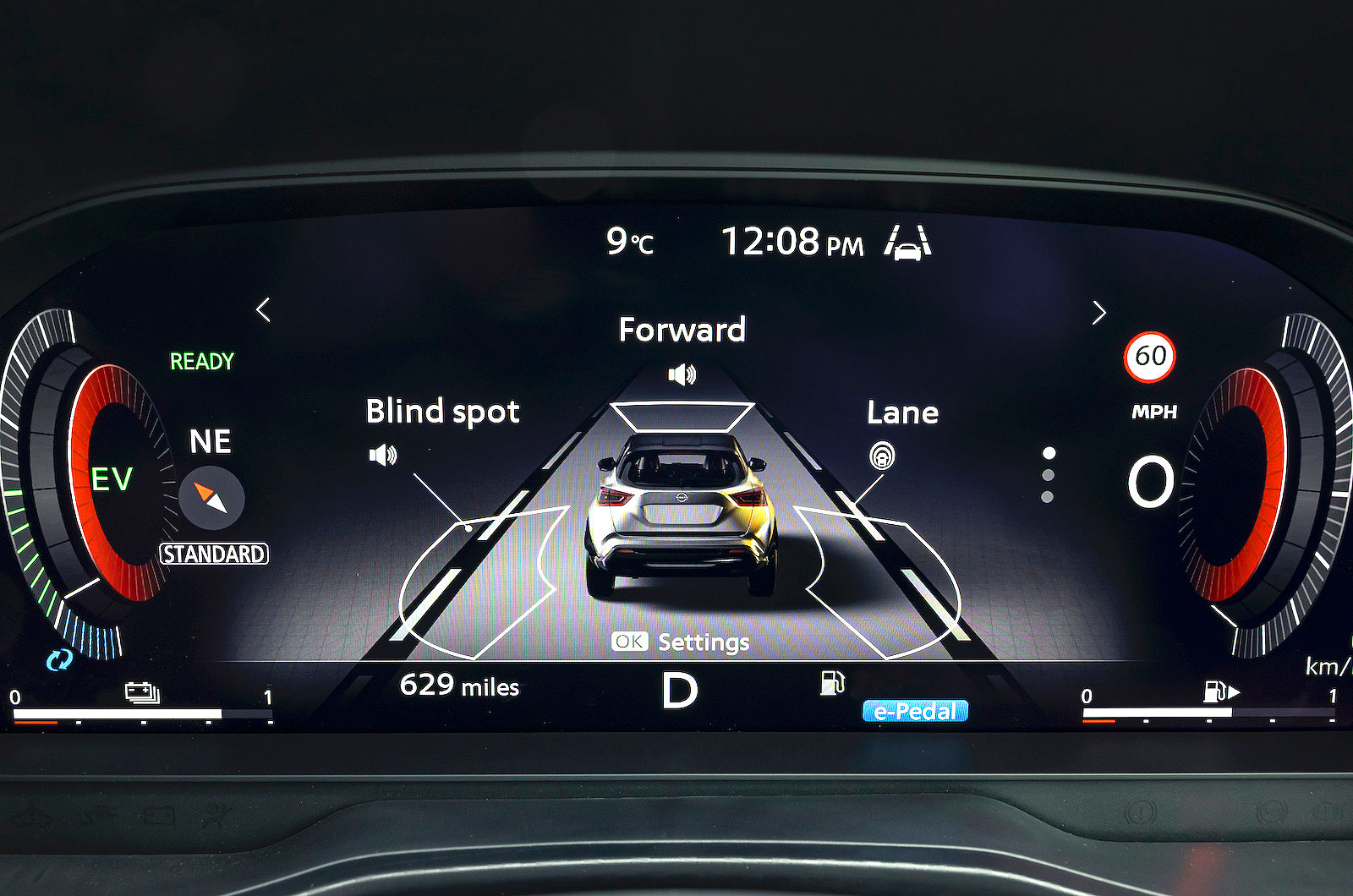 Nissan Juke driver display