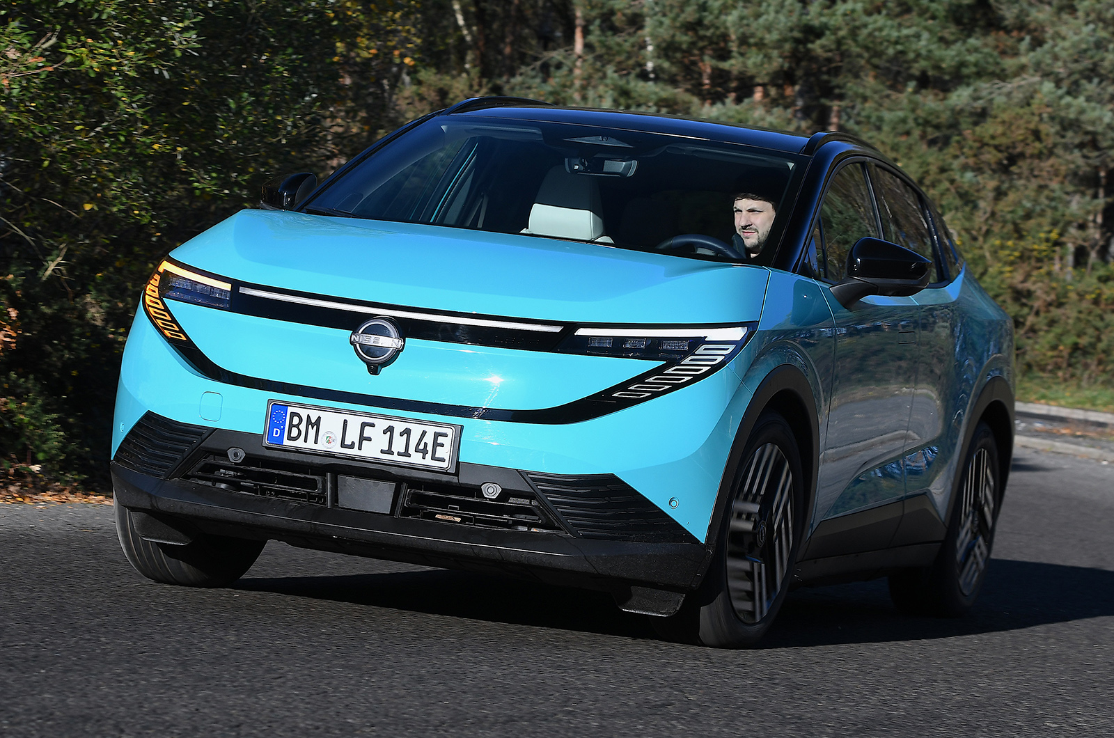 Nissan Leaf front cornering