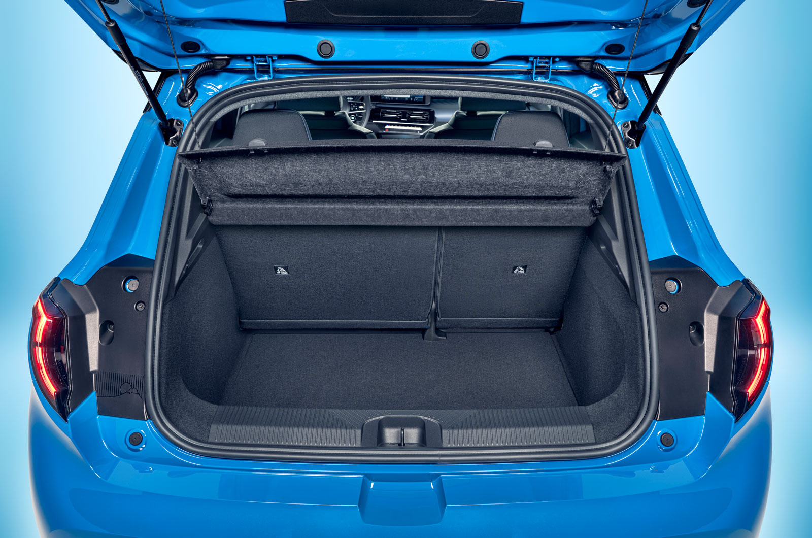 Nissan-Micra-boot