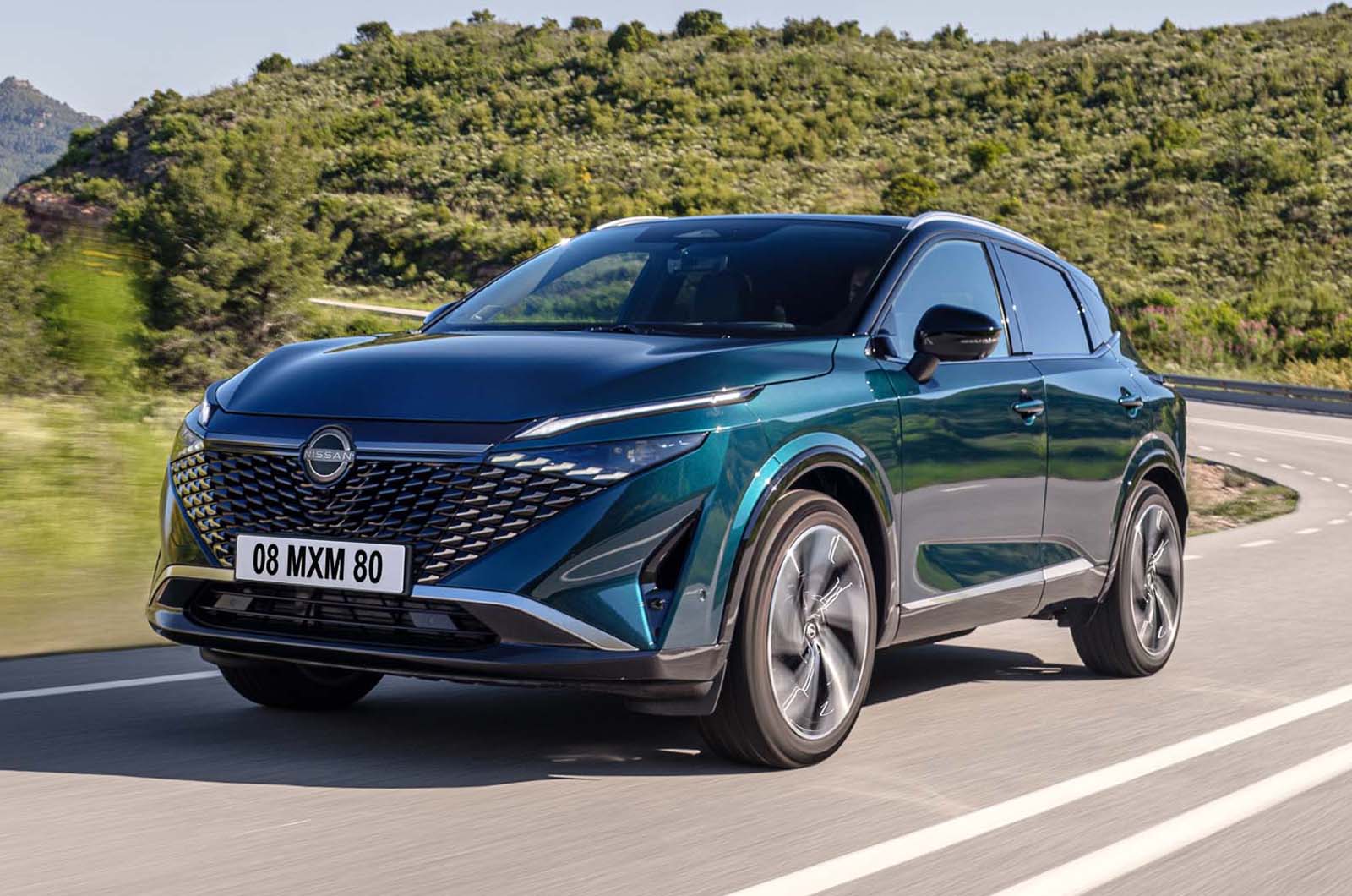 Nissan Qashqai e-Power front driving