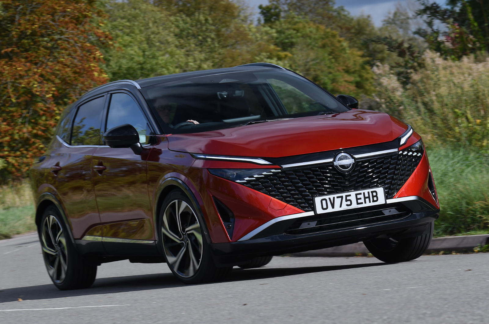 Nissan Qashqai front cornering